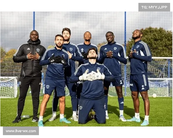 法国杯前瞻：洛里昂主场迎战巴黎FC，升班马能否复制联赛胜利